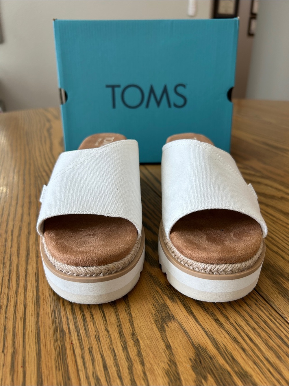 TOMS Carmen White Wedge Slip-On Sandals, size 7.5, NIB - Picture 3 of 11